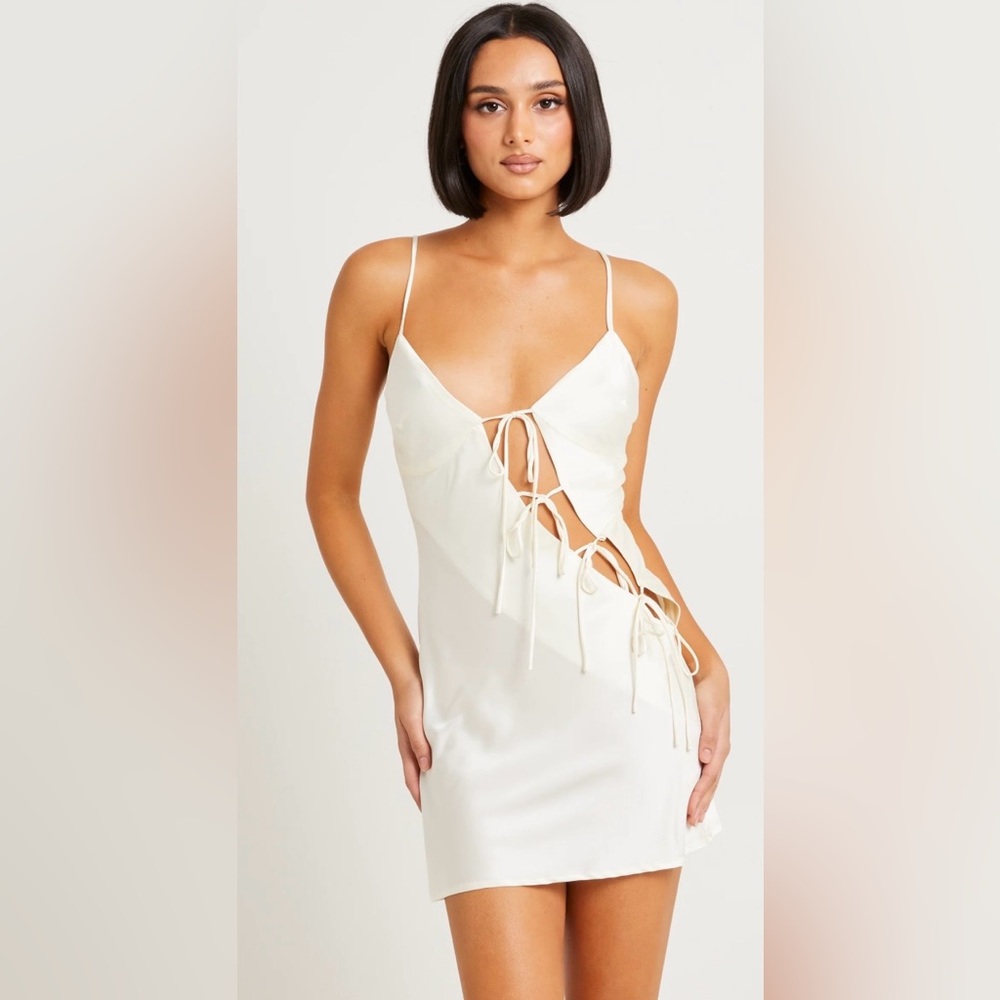 Revolve LIONESS Women’s Sleeveless About a Girl Tie Mini Dress Cream Medium NWT